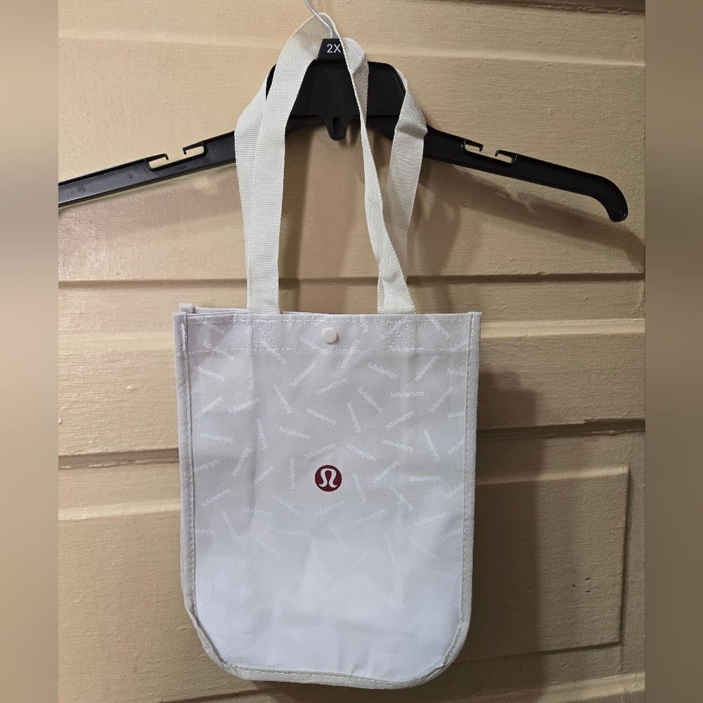 Lululemon Logo White Gray Gradient Snap Closure Reusable Bag GUC